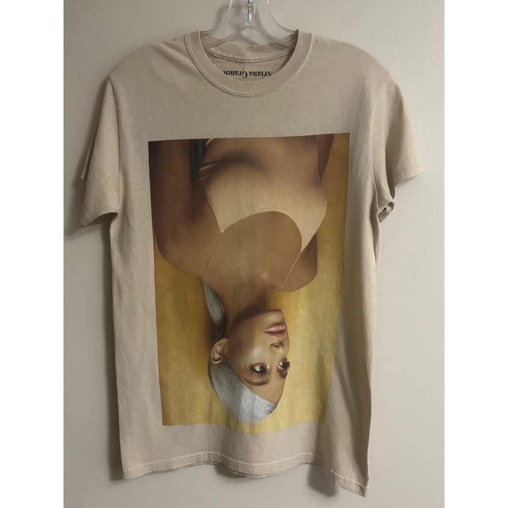 Ariana Grande Sweetener Tour Graphic T-Shirt Beige Small Upside Down Portrait